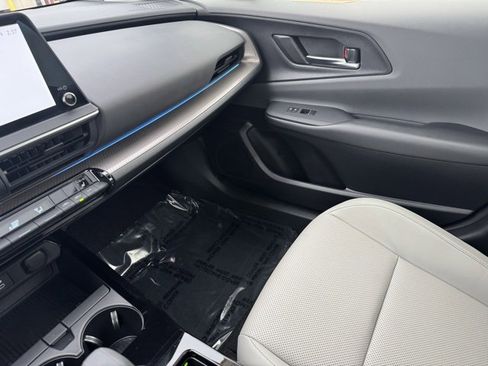 Certified 2024 Toyota Prius XLE image 25