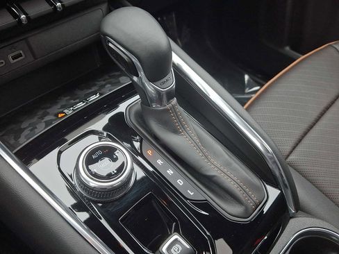 Certified 2023 GMC Canyon AT4 w/ AT4 Premium Package image 17