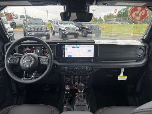 New 2025 Jeep Gladiator Rubicon w/ Convenience Group AWD/4WD image 39