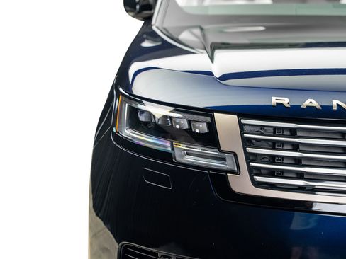 Used 2024 Land Rover Range Rover SV image 9