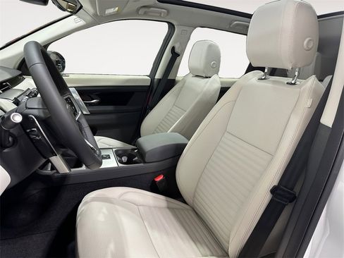 New 2025 Land Rover Discovery Sport S image 9