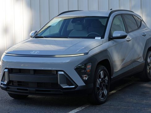 Used 2025 Hyundai Kona SEL AWD/4WD image 45