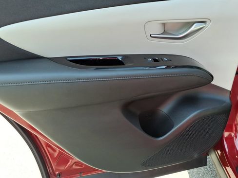 Certified 2024 Hyundai Tucson Limited FWD image 10