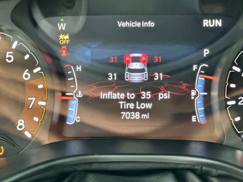 Used 2025 Jeep Compass Latitude w/ Convenience Group image 30