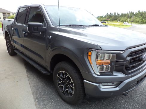 Used 2021 Ford F150 XLT w/ Equipment Group 302A High image 9