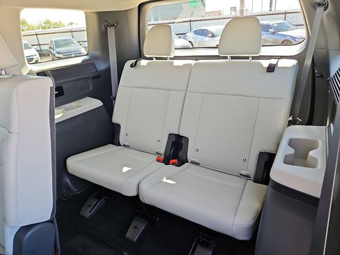 Used 2025 Hyundai Santa Fe SEL image 9