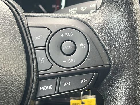 Certified 2025 Toyota RAV4 LE FWD image 21