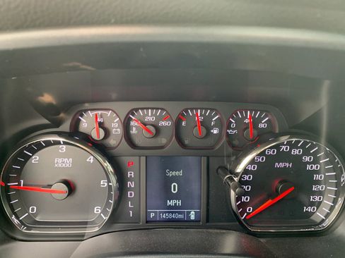 Used 2019 Chevrolet Silverado 2500 W/T AWD/4WD image 12