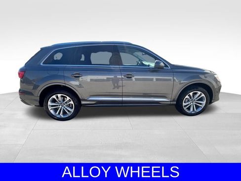 Used 2025 Audi Q7 3.0T Premium Plus AWD/4WD image 3