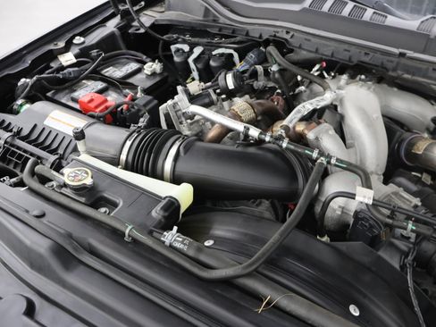 Used 2021 Ford F250 XLT w/ XLT Premium Package AWD/4WD image 23