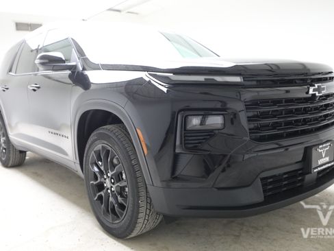 New 2026 Chevrolet Traverse LT w/ Midnight/Sport Edition FWD image 7