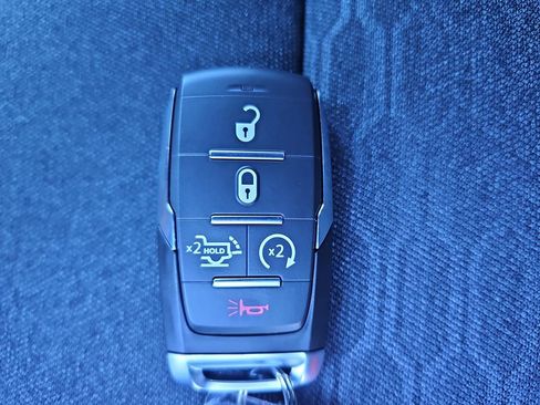 New 2026 RAM 1500 4x4 Crew Cab image 33