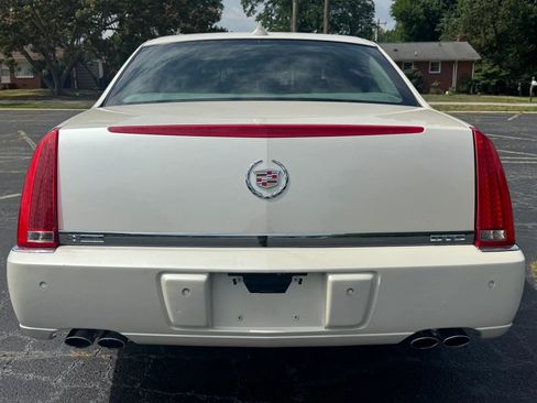 Used 2011 Cadillac DTS Luxury FWD image 6