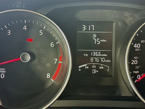 Used 2016 Volkswagen Jetta Sport image 14