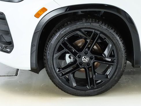 New 2026 Volkswagen Tiguan SE R-Line image 44