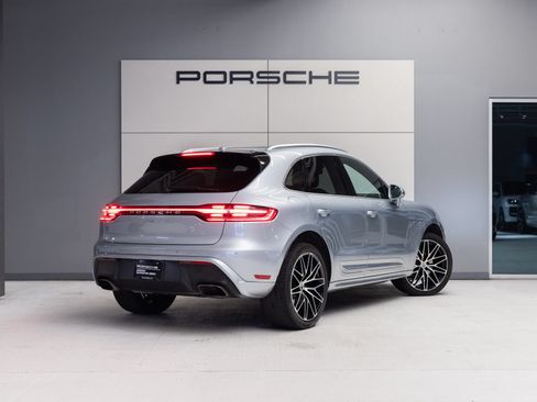 Certified 2024 Porsche Macan AWD/4WD image 7