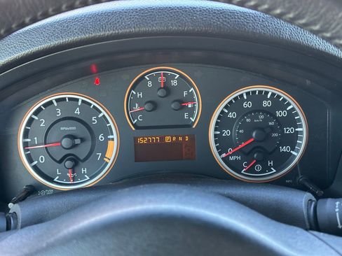 Used 2011 Nissan Armada SV image 27