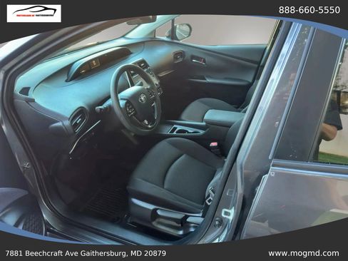 Used 2022 Toyota Prius L Eco FWD image 12