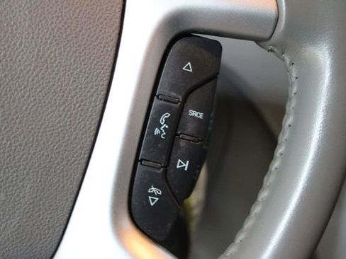 Used 2012 Chevrolet Traverse LS FWD image 17