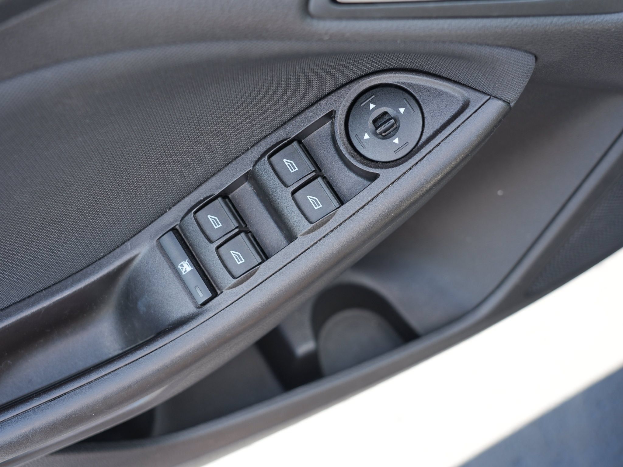 Used 2018 Ford Focus SE FWD image 17