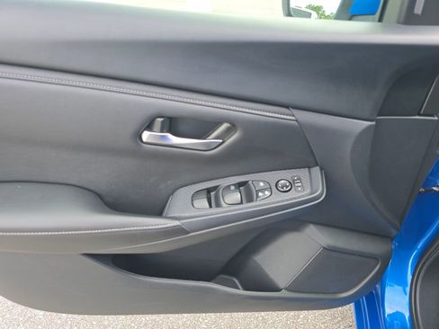Used 2024 Nissan Sentra SV FWD image 10