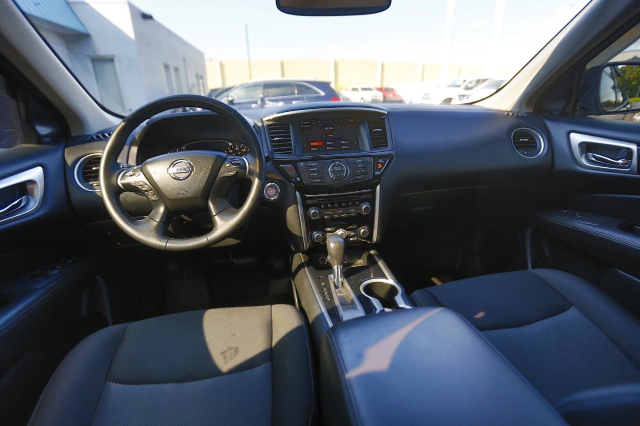 Used 2020 Nissan Pathfinder SV FWD image 11