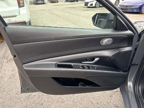 Used 2025 Hyundai Elantra SEL FWD image 20