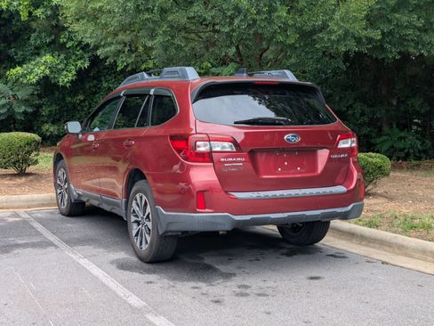 Used 2016 Subaru Outback 2.5i Limited AWD/4WD image 5