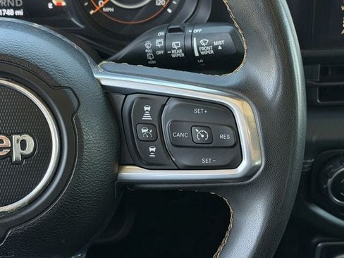 Used 2024 Jeep Wrangler Unlimited Sahara AWD/4WD image 15