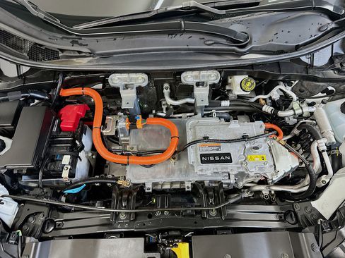 Used 2024 Nissan Ariya AWD image 33
