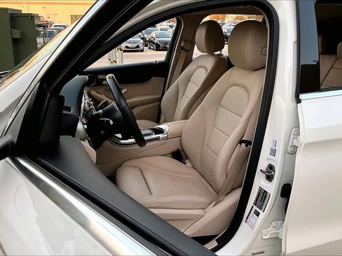 Used 2022 Mercedes-Benz GLC 300 GLC 300 image 7