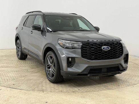 Certified 2025 Ford Explorer ST-Line w/ ST-Line Street Pack AWD/4WD image 7