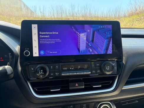 Used 2025 Toyota Grand Highlander AWD image 30