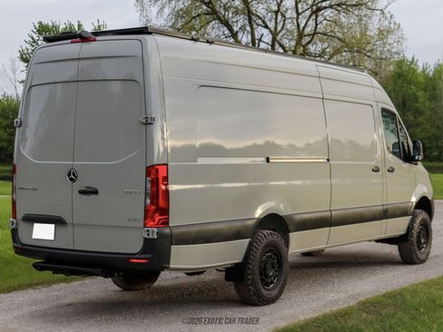 Used 2023 Mercedes-Benz Sprinter 2500 image 6