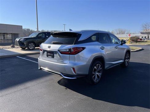 Certified 2022 Lexus RX 450hL AWD w/ Premium Package image 3