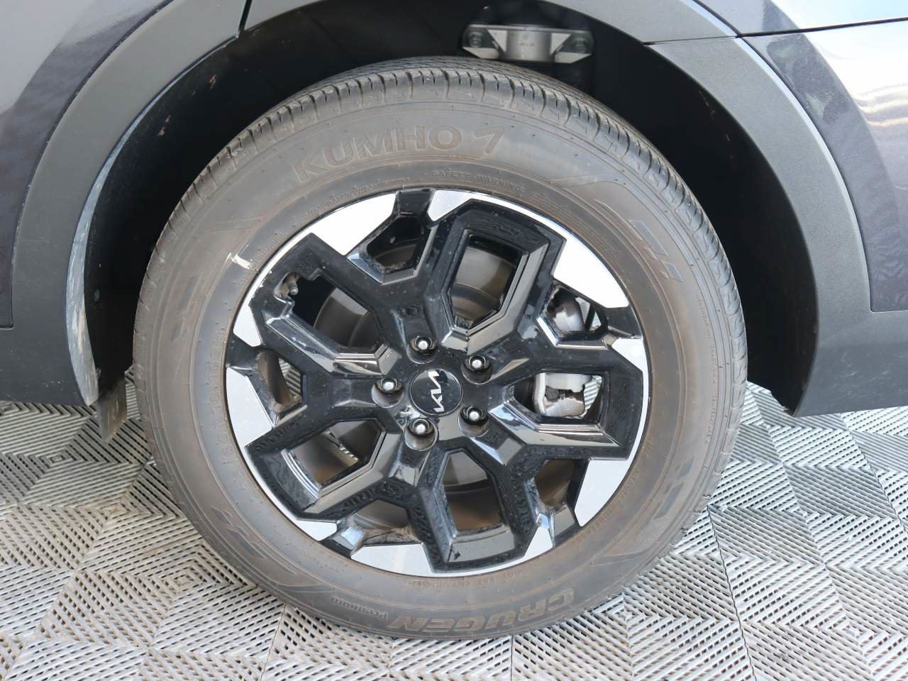 Used 2025 Kia Sorento S FWD image 17