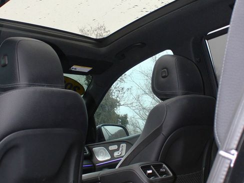 Used 2021 Mercedes-Benz GLS 580 4MATIC image 18