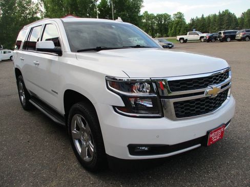 Used 2017 Chevrolet Tahoe LT w/ Luxury Package AWD/4WD image 12