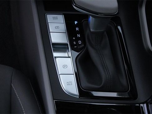 Certified 2025 Hyundai Elantra SEL image 19