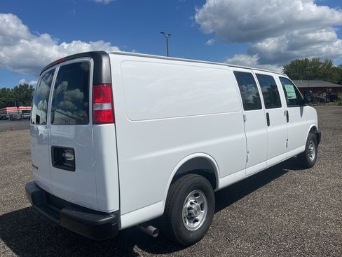 New 2025 Chevrolet Express 3500 Extended w/ Driver Convenience Package image 7