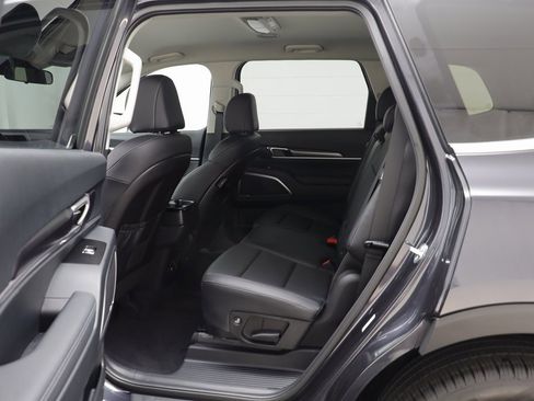 Used 2025 Kia Telluride LX image 13