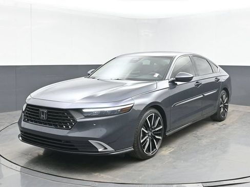 Used 2023 Honda Accord Touring image 10