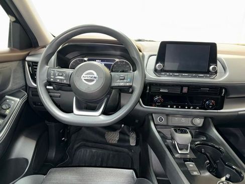 Used 2021 Nissan Rogue SV image 15