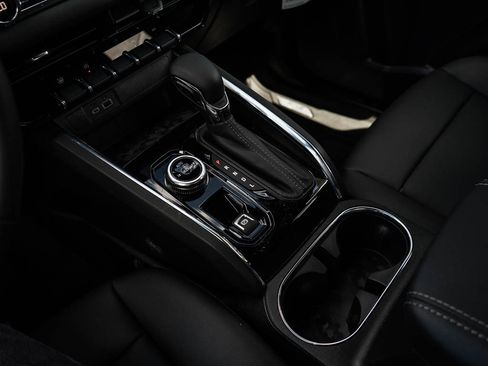 New 2025 GMC Canyon Elevation w/ Convenience Package image 25