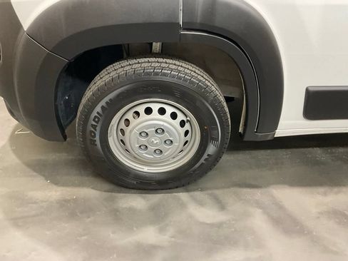 Used 2025 RAM ProMaster 2500 w/ Convenience Group FWD image 6