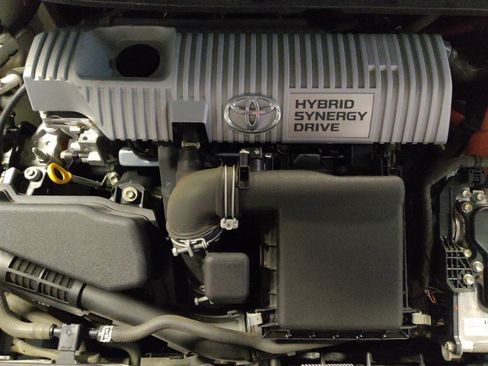 Used 2015 Toyota Prius V Four image 30