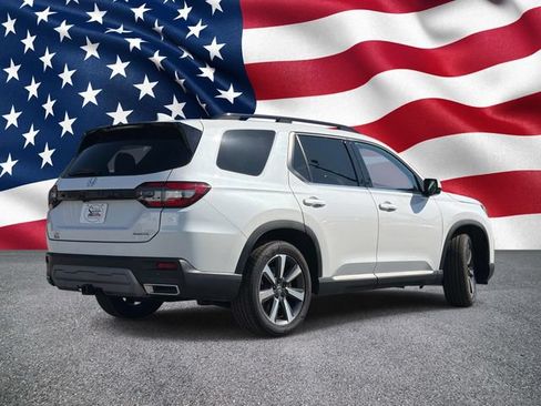 Used 2025 Honda Pilot Touring image 5