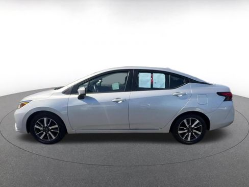 Used 2025 Nissan Versa SV FWD image 7