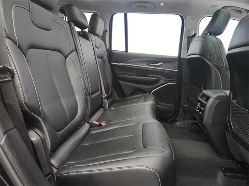 Used 2023 Jeep Grand Cherokee 4WD 4xe image 32