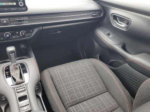 Used 2024 Honda HR-V Sport image 18